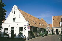 Oosterend_kerkplein